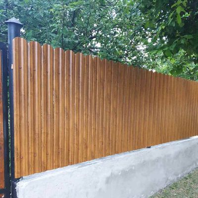 Șipcă metalică gard Lucius 0,4 mm x 11,5 cm Stejar multi-gloss + CADOU Șuruburi 1.1 m