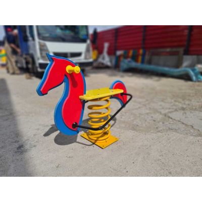 Balansoar copii pe arcuri, figurină Căluț, fixare în beton