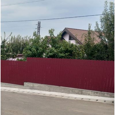 Șipcă metalică gard Lucius 0,5 mm x 11,5 cm Vișiniu supermat (RAL 3005) + CADOU Șuruburi 1.9 m