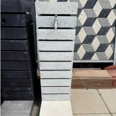 Cișmea/F&acirc;nt&acirc;nă apă pentru grădină din beton Arria Polaris, 95 x 56 x 36 cm