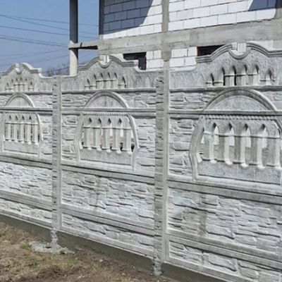 Gard beton Victorian 2 stâlpi cu model piatră 2,2 m