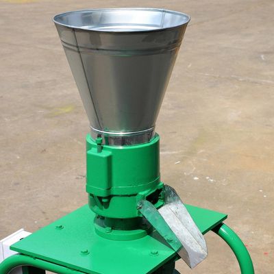 Granulator furaje profesional Eke cu motor, 2,2 kw/220 V, 60-100 kg/h, cu 3 matrițe