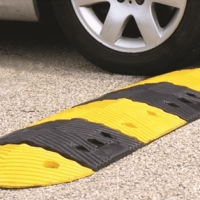 Limitatoare de viteză din cauciuc galben și negru Mijloc