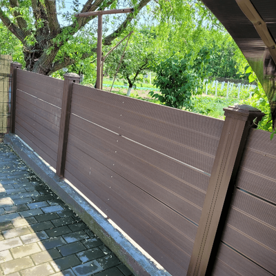 Șipcă gard 3D WPC Tara cu rizuri 12 x 2,4 x 200 cm Periat două fețe, Maro închis
