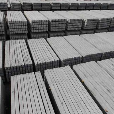 Stâlpi beton cu mustăți pentru gard 10 x 10 x 280 cm