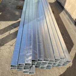 Stâlpi zincați pentru gard metalic Ronin 60x40 mm-5