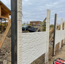 Gard beton ciment alb Industrial Carlos cu stâlpi simpli 2 m-3