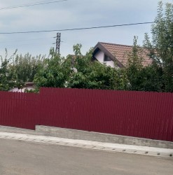 Șipcă metalică gard Lucius 0,5 mm x 11,5 cm Vișiniu supermat (RAL 3005) + CADOU Șuruburi-3