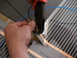 Dispozitiv de sertizare pentru film carbon, Voltum-2