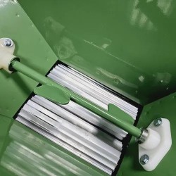Zdrobitor manual fructe și struguri cu desciorchinare Meieș 500 kg / h-3