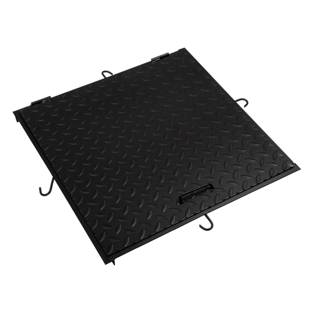 Capac canalizare pătrat negru din tablă striată 100x100 cm
